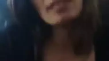 Sri Lankan Muslim Wife Sucking my huge cock...