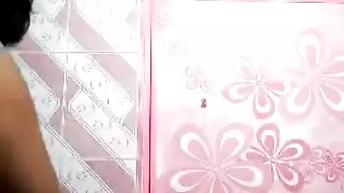 Bangladeshi Horny Girl ki nangi tease – ShopnoHin