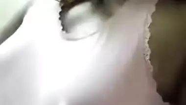 Gorgeous Desi diva covers XXX nipples while showing amazing boobs