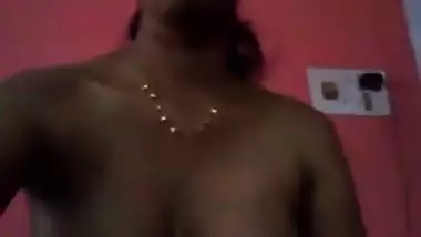 Desi Girl Record her Nude Video