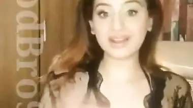 Desi Babe Kenisha Awasthi New Live