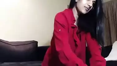 XXX video HD of a hot college girl masturbating and satisfying her pussy