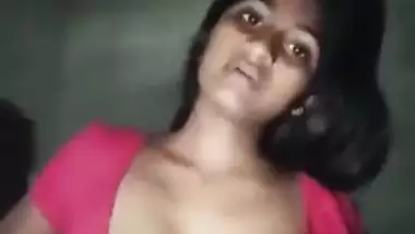 Young village slut strips to show her perky Desi tits for XXX video