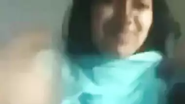 College GF exposing naked for BF to avoid breakup