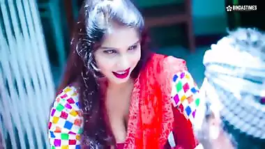 Desi milkman fucked his mistress' big breasts on the pretext of selling milk ( Hindi audio )