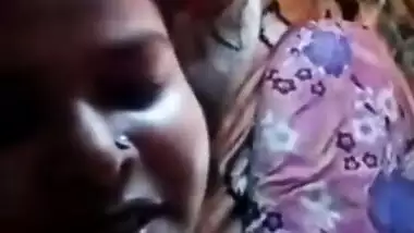 Today Exclusive- Horny Desi Boudi Showing Her Boobs On Video Call Part 2