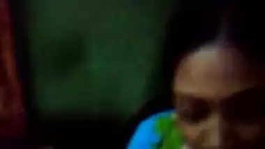 Bangladeshi girlfriend strips exposing her voluptuous body