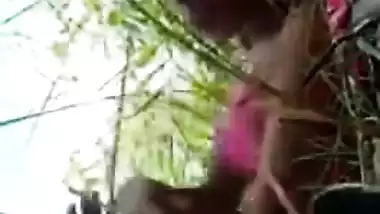 Beautiful Indian girl gets fucked XXX outdoors by her cute boyfriend MMS