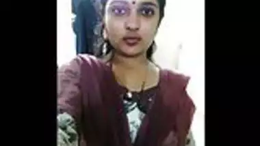 380px x 214px - Valarmathi Aunty indian porn at Sexyindians.mobi