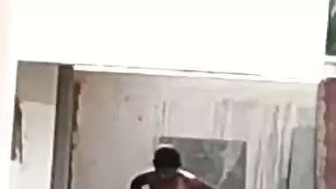 Desi MILF is so languid in XXX porn video washing body outdoors