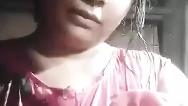 BigAss Bangali Boudi After Bath Showing