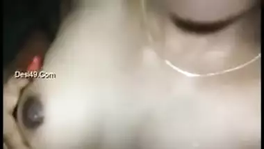 Unknown Desi girl likes to tease men in the amateur porn video