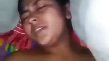 Fatty Desi XXX wife gives pussy to her fucker on camera in MMS video