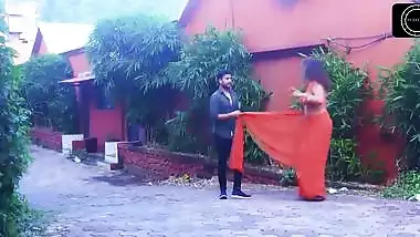 Gum Hai Kisi Ke Pyaar Me (2020) UNRATED 720p HDRip Nuefliks Hindi Hot Song