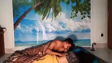 At fust Time sex New fucked New Model shapan pramanik & shathi khatun deshi boye and girlfriend with sex