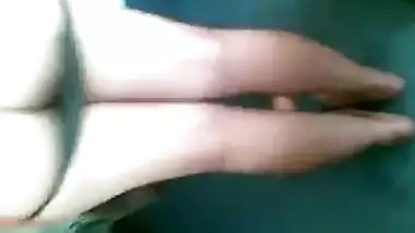 Large arse secretary teases her bosses with her bubble booty