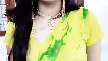 hot marathi gilr sexy navel in yellow saree and belly chain