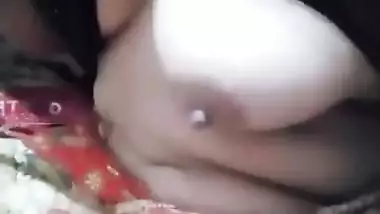 Desi woman thinks her sexy XXX watermelons deserve to be filmed