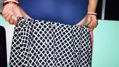 Indian Daring Wife Naked in Hotel Lawn | Daring MOU Bhabi | Desi Amature